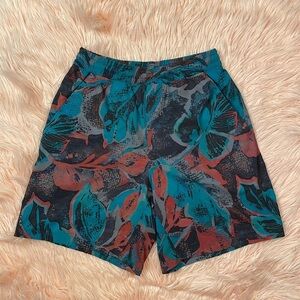 Lululemon Pace‎ Breaker Linerless Short 9" Size Small Teal/Red Floral